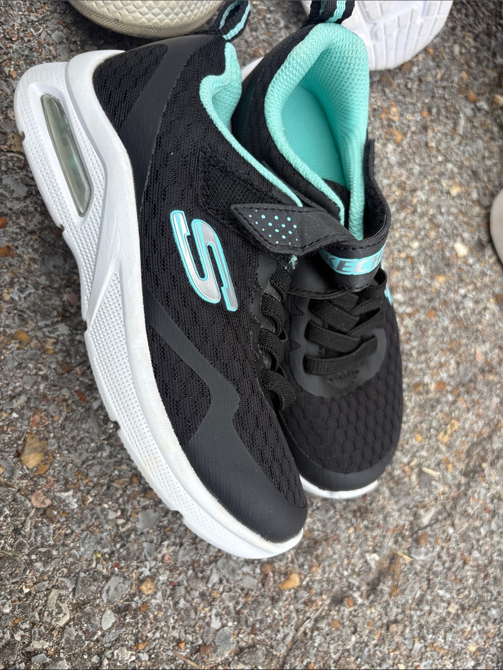 Skechers Black and Teal Women's Athletic Sneakers